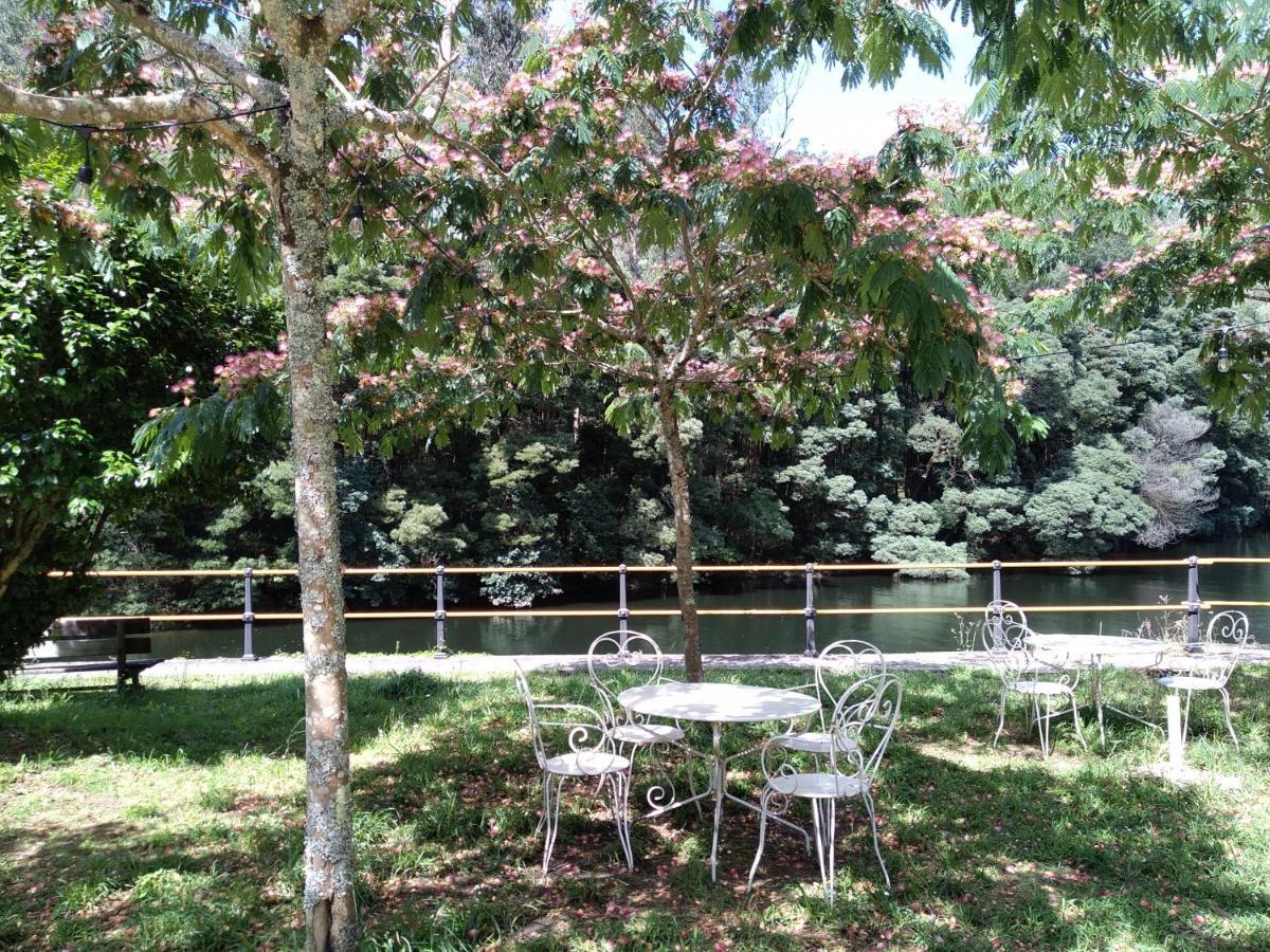 Hotel Pesqueria Del Tambre Нойя Экстерьер фото