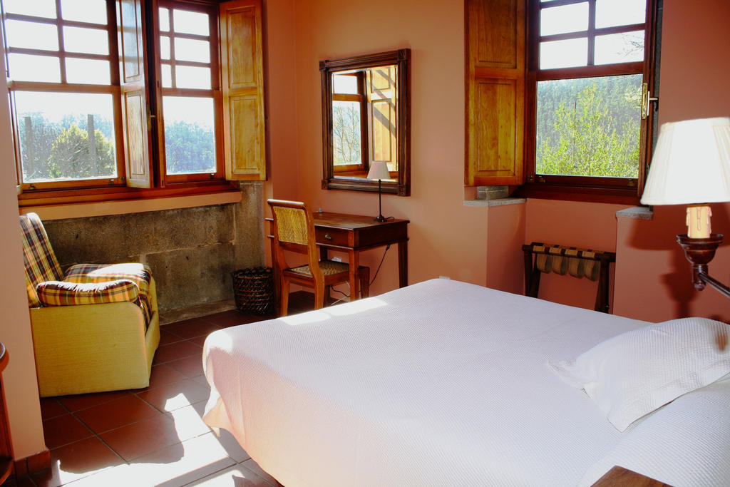 Hotel Pesqueria Del Tambre Нойя Номер фото