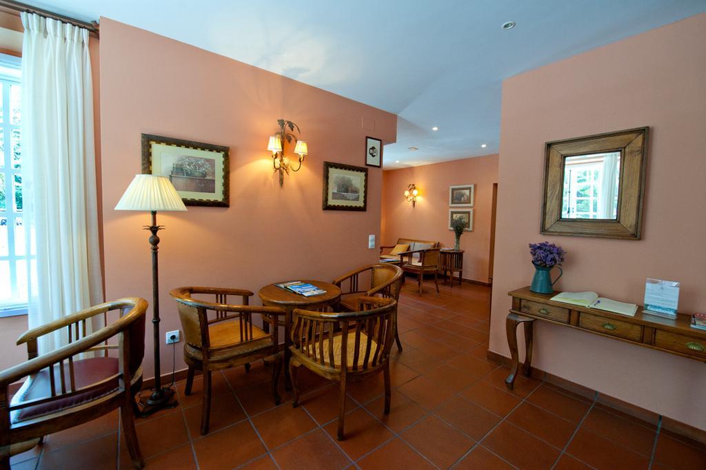 Hotel Pesqueria Del Tambre Нойя Экстерьер фото